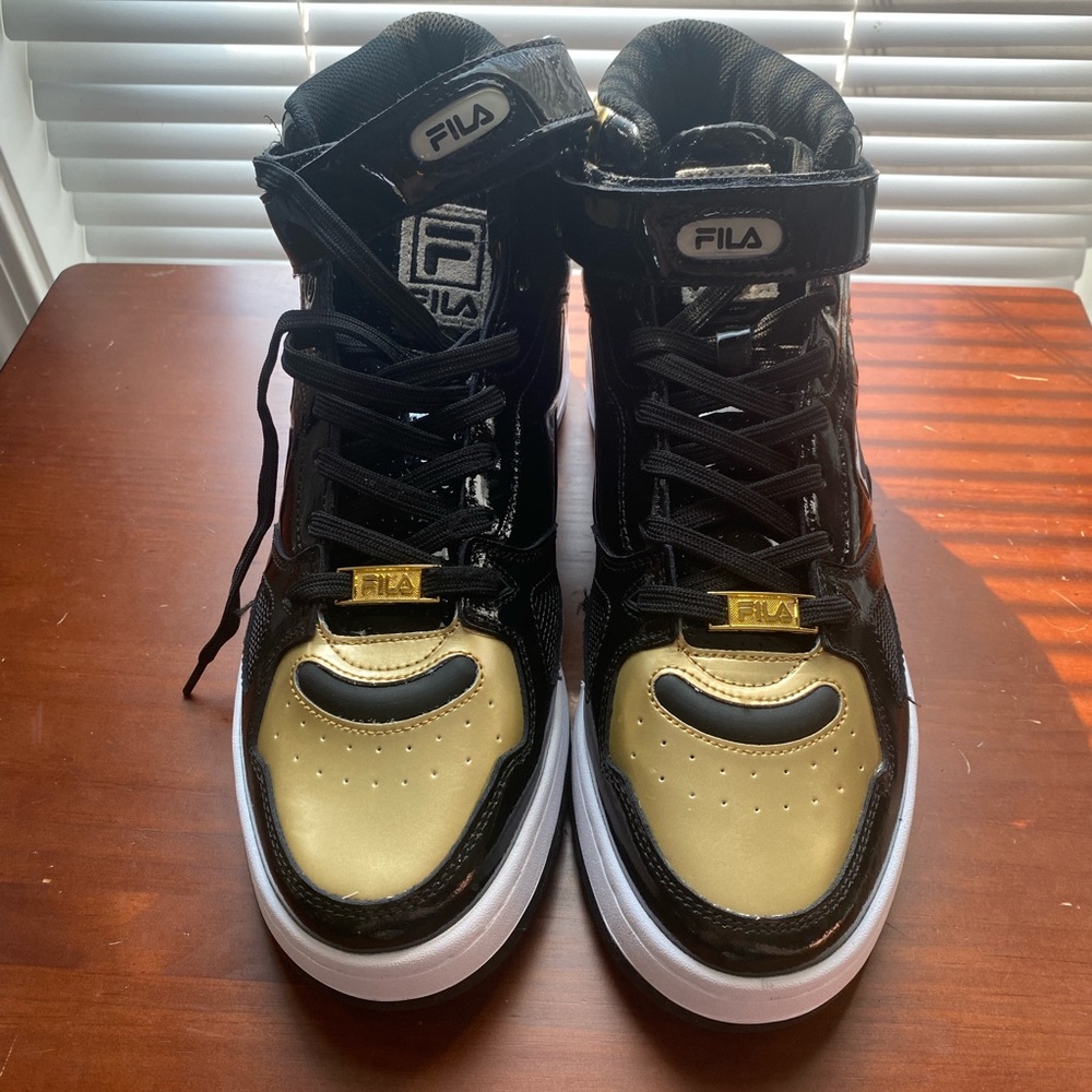 Men’s Fila High Top Black and Gold Teratach 600 Siza 11.5